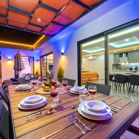 Villa Leon Uezuemlue كاس
