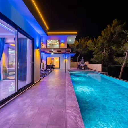Villa Leon Uezuemlue * كاس